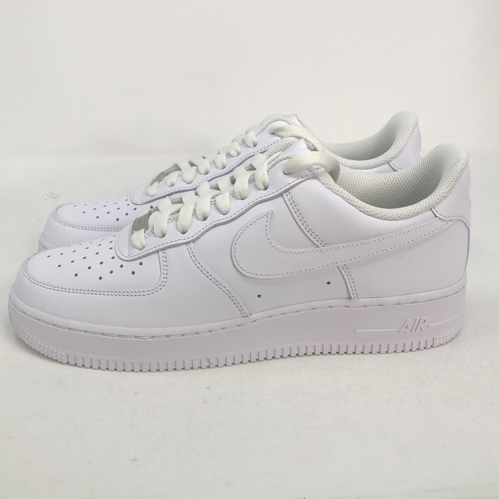 Nike Mens Air Force 1 07’ Low Triple White CW2288-111 Classic Sneakers -Size 8.5 - Picture 7 of 16